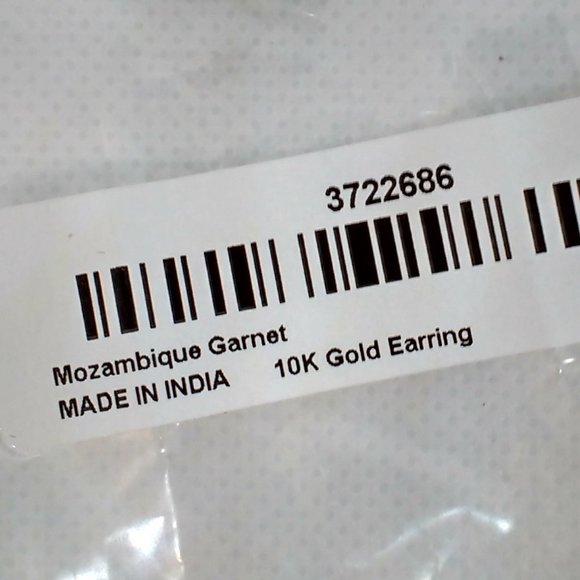 beautiful, 10k solid white gold garnet earrings - Picture 5 of 6